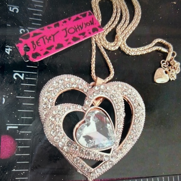 Betsey Johnson Heart Pendant Necklace - Picture 7 of 7